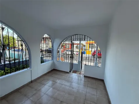 1107 12 NE Street San Juan PR 00920