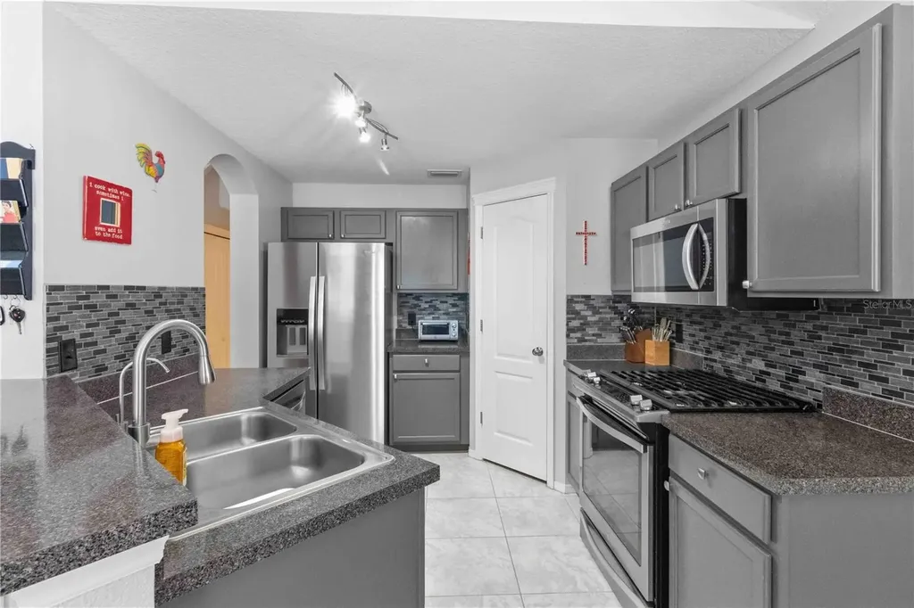 7633 Clovelly Park Place Apollo Beach FL 33572