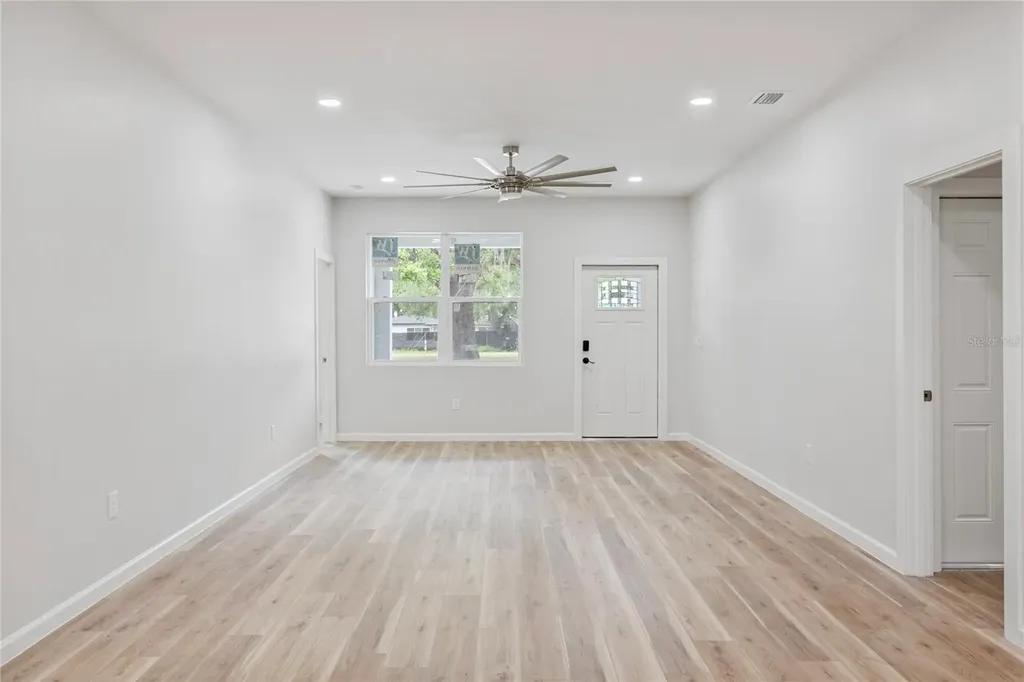 809 E 131st Avenue Tampa FL 33612