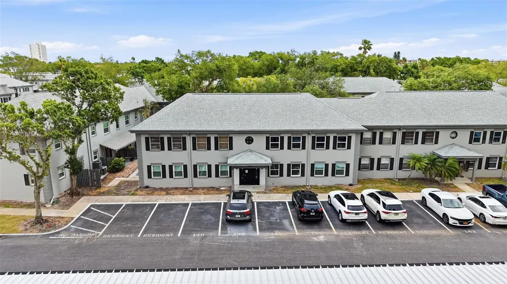 1160 Rue Des Rois South Pasadena FL 33707