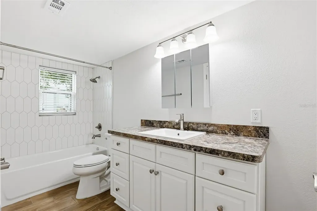 1160 Rue Des Rois South Pasadena FL 33707