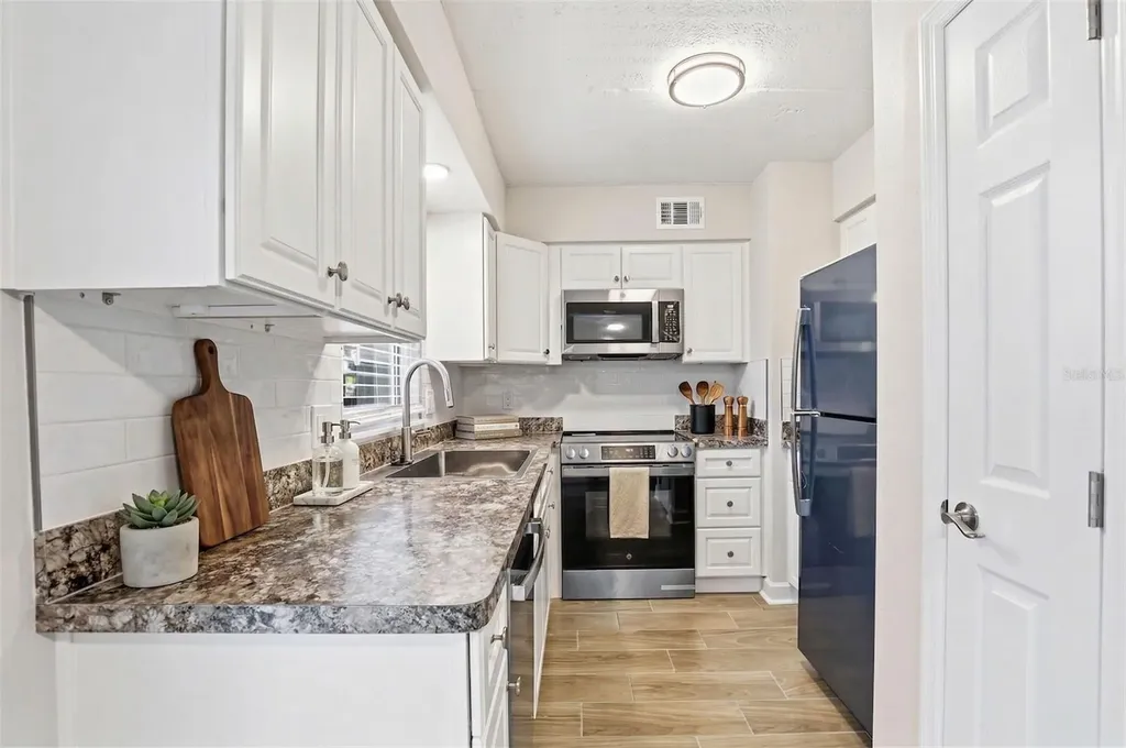 1160 Rue Des Rois South Pasadena FL 33707
