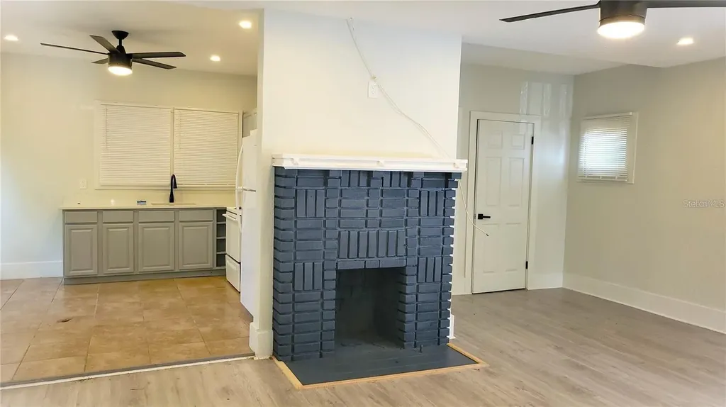 137 S Stone Street Deland FL 32720