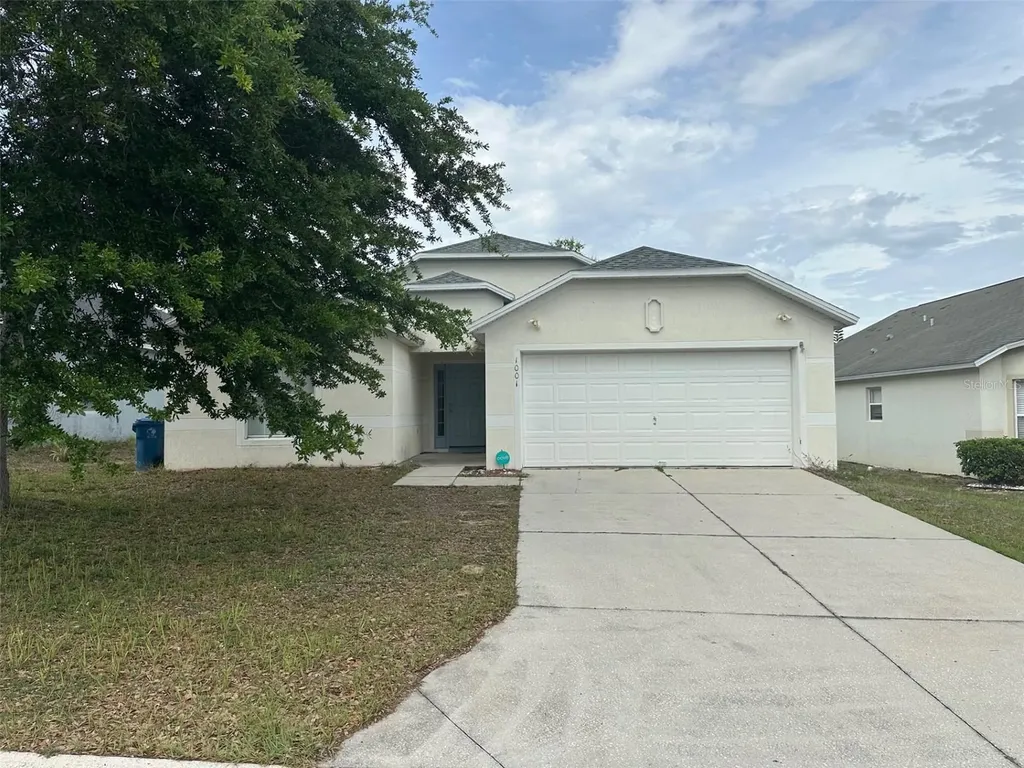 1001 Lake Charles Drive Davenport FL 33837