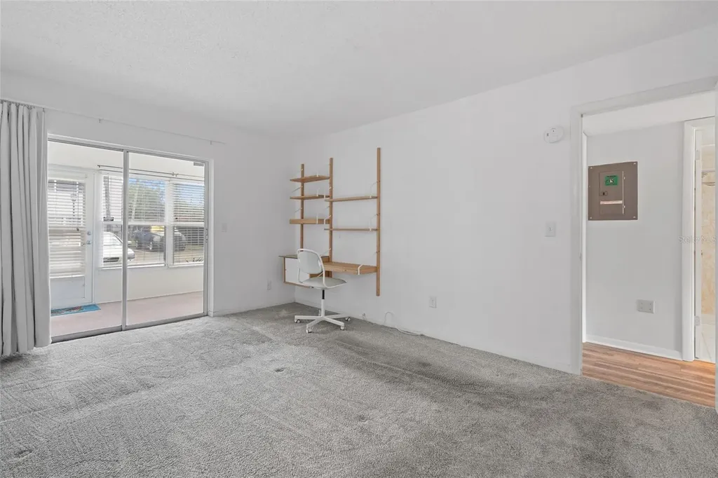 209 NE Lincoln Circle N St Petersburg FL 33702