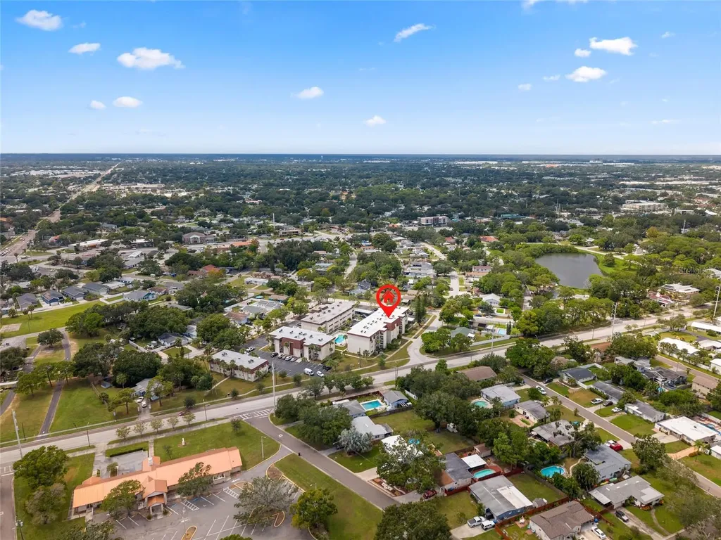 209 NE Lincoln Circle N St Petersburg FL 33702