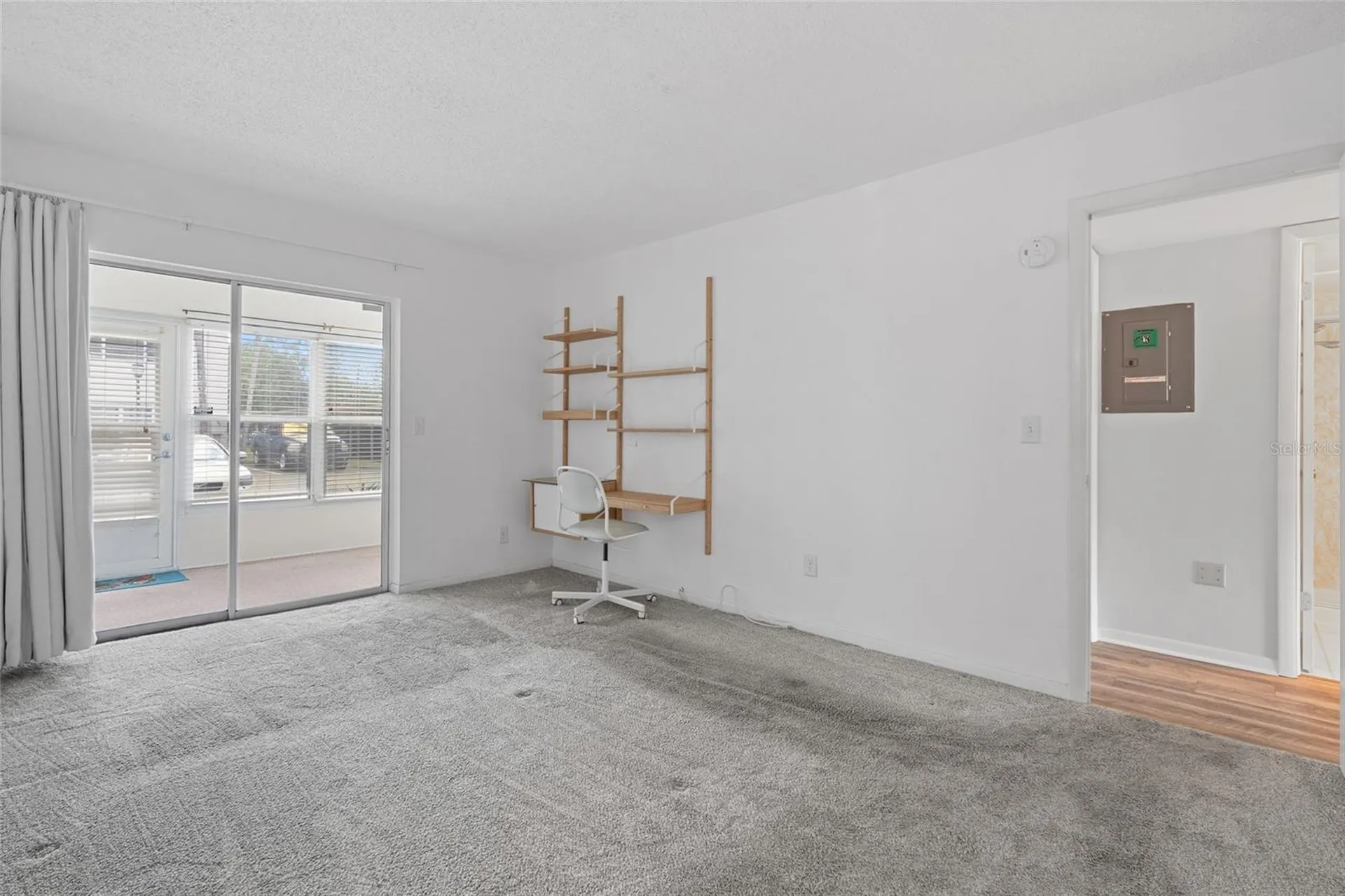 209 NE Lincoln Circle N St Petersburg FL 33702