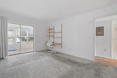 209 NE Lincoln Circle N St Petersburg FL 33702
