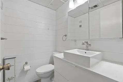 209 NE Lincoln Circle N St Petersburg FL 33702