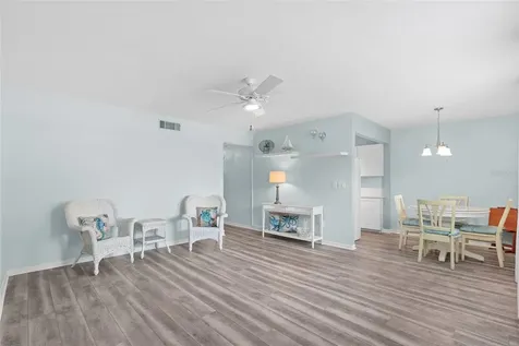 209 NE Lincoln Circle N St Petersburg FL 33702