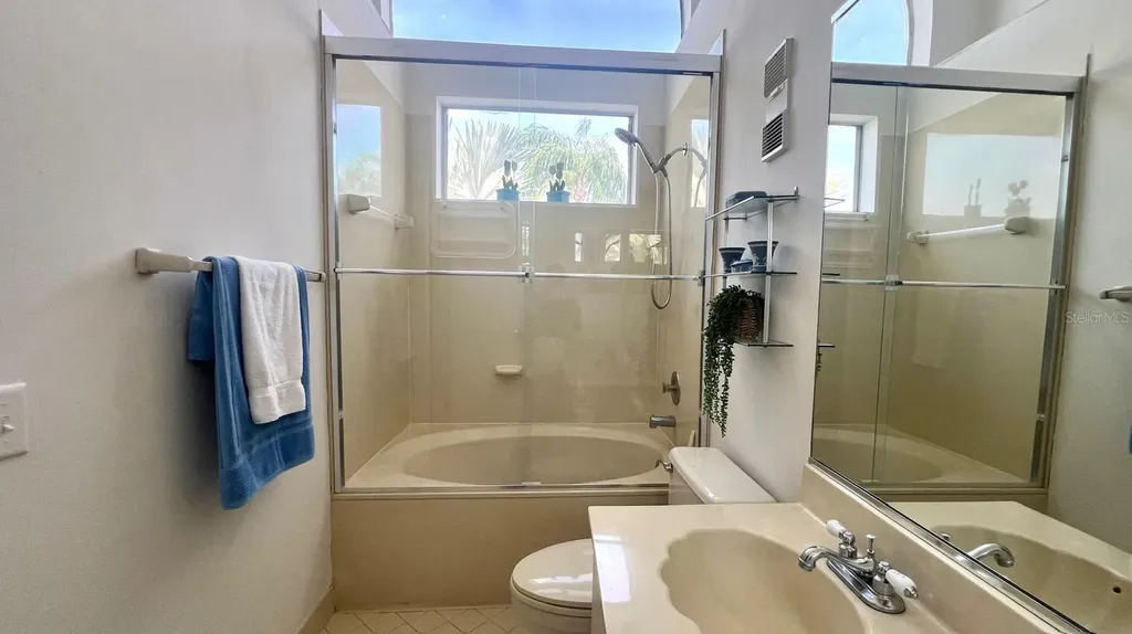 6047 Bahia Del Mar Boulevard St Petersburg FL 33715