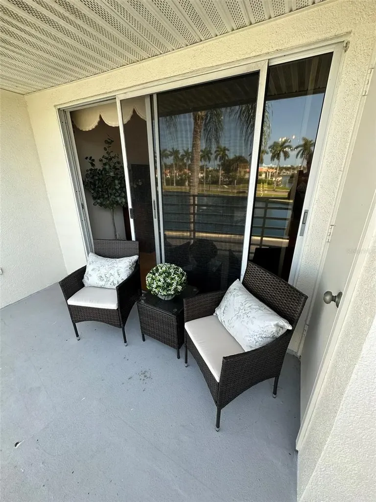 6047 Bahia Del Mar Boulevard St Petersburg FL 33715