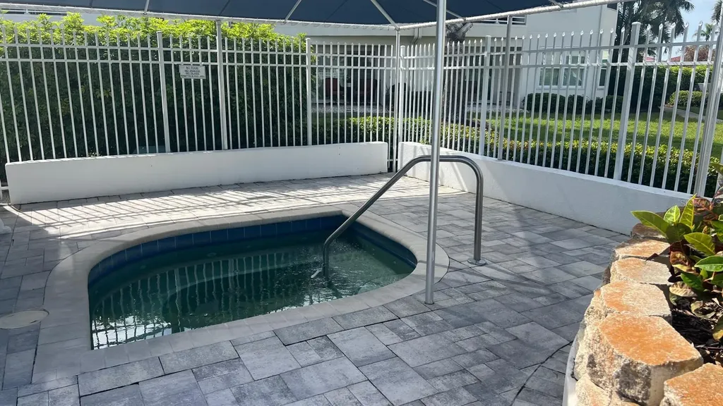 6047 Bahia Del Mar Boulevard St Petersburg FL 33715