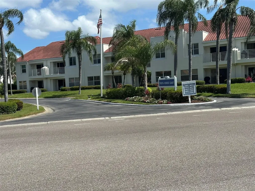 6047 Bahia Del Mar Boulevard St Petersburg FL 33715