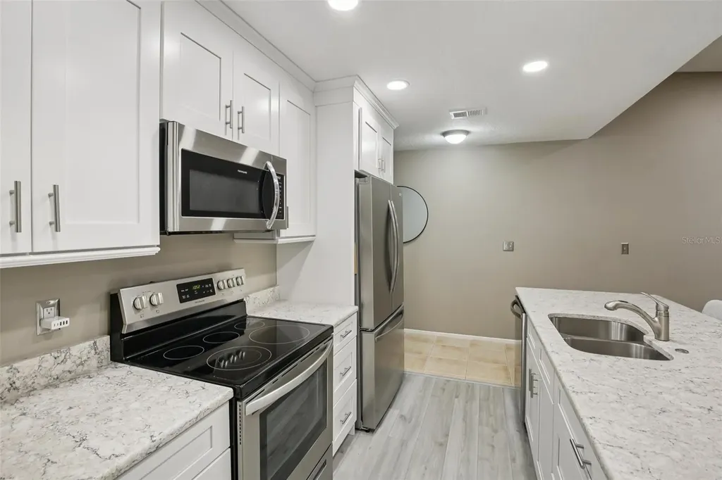 39650 Us Highway 19 Highway N Tarpon Springs FL 34689