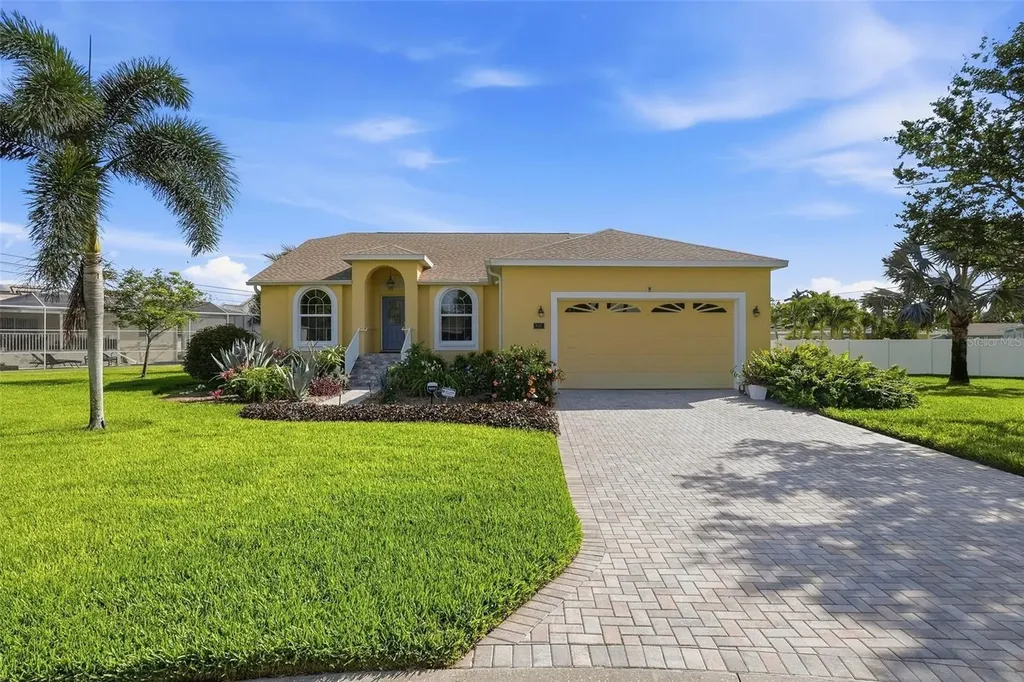 4301 52nd Avenue S St Petersburg FL 33711