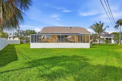 4301 52nd Avenue S St Petersburg FL 33711