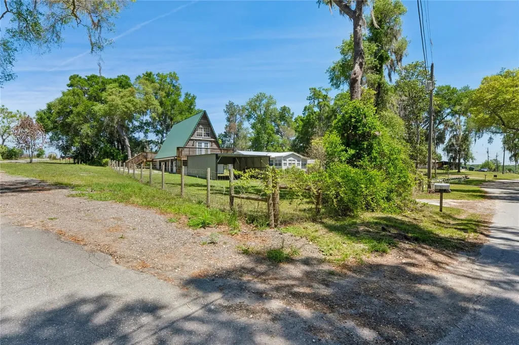 9366 Cr 649 Bushnell FL 33513