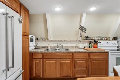 9366 Cr 649 Bushnell FL 33513