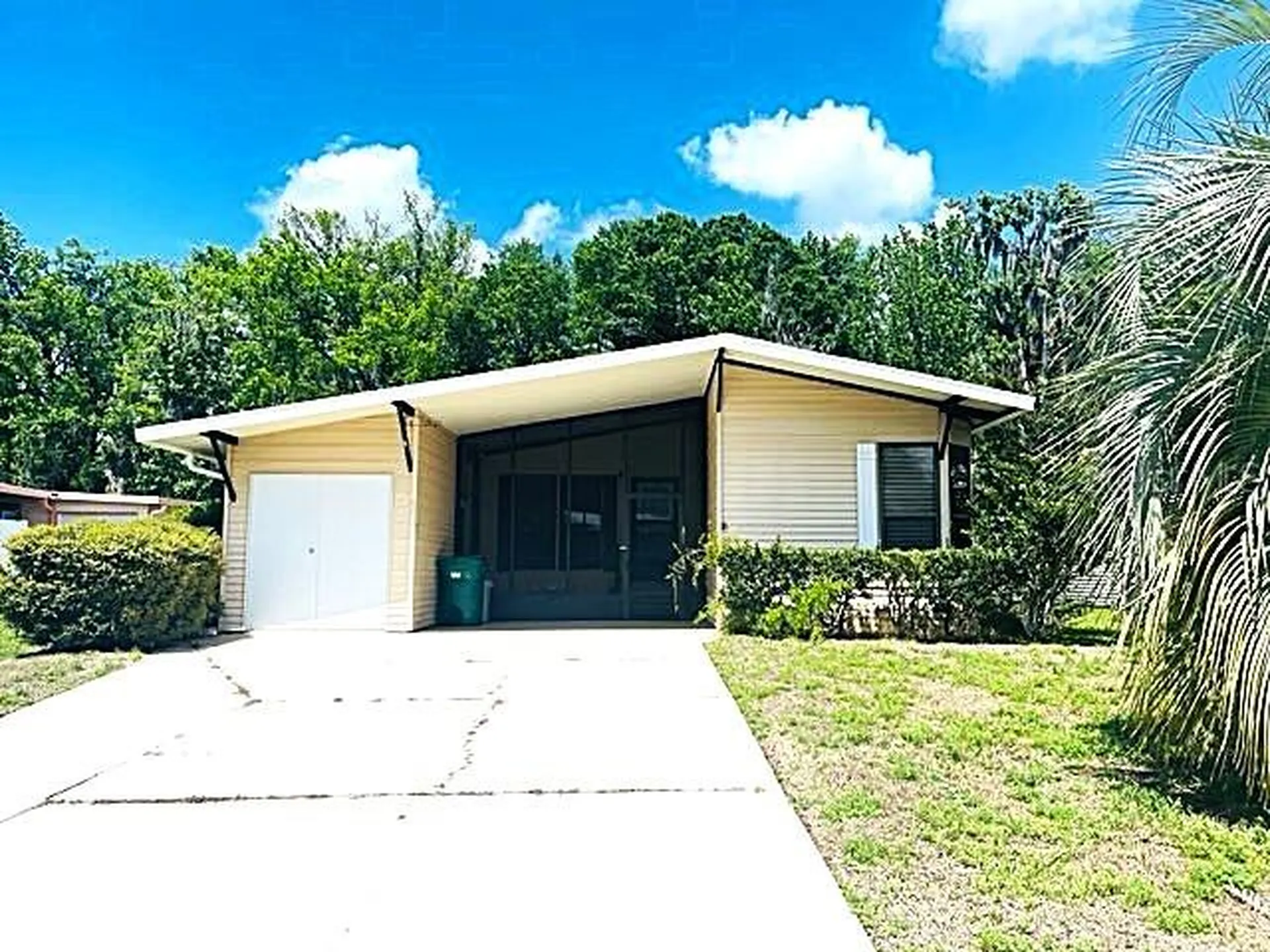 603 Robin Lane Wildwood FL 34785