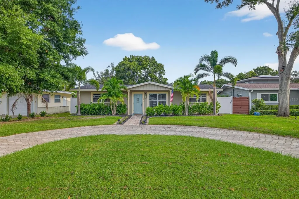 637 41st Avenue NE St Petersburg FL 33703