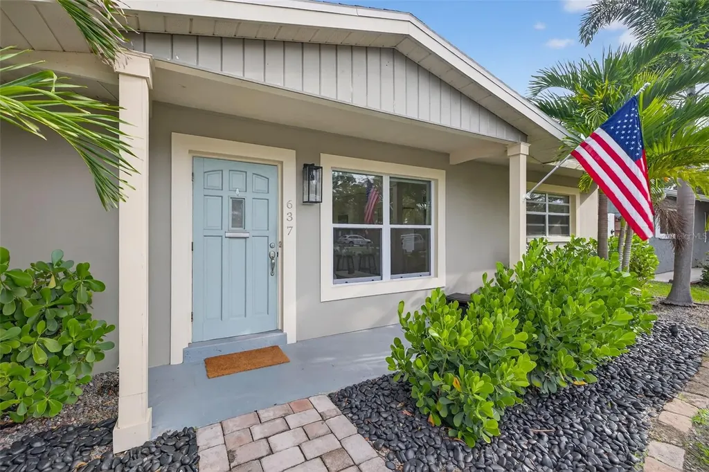 637 41st Avenue NE St Petersburg FL 33703