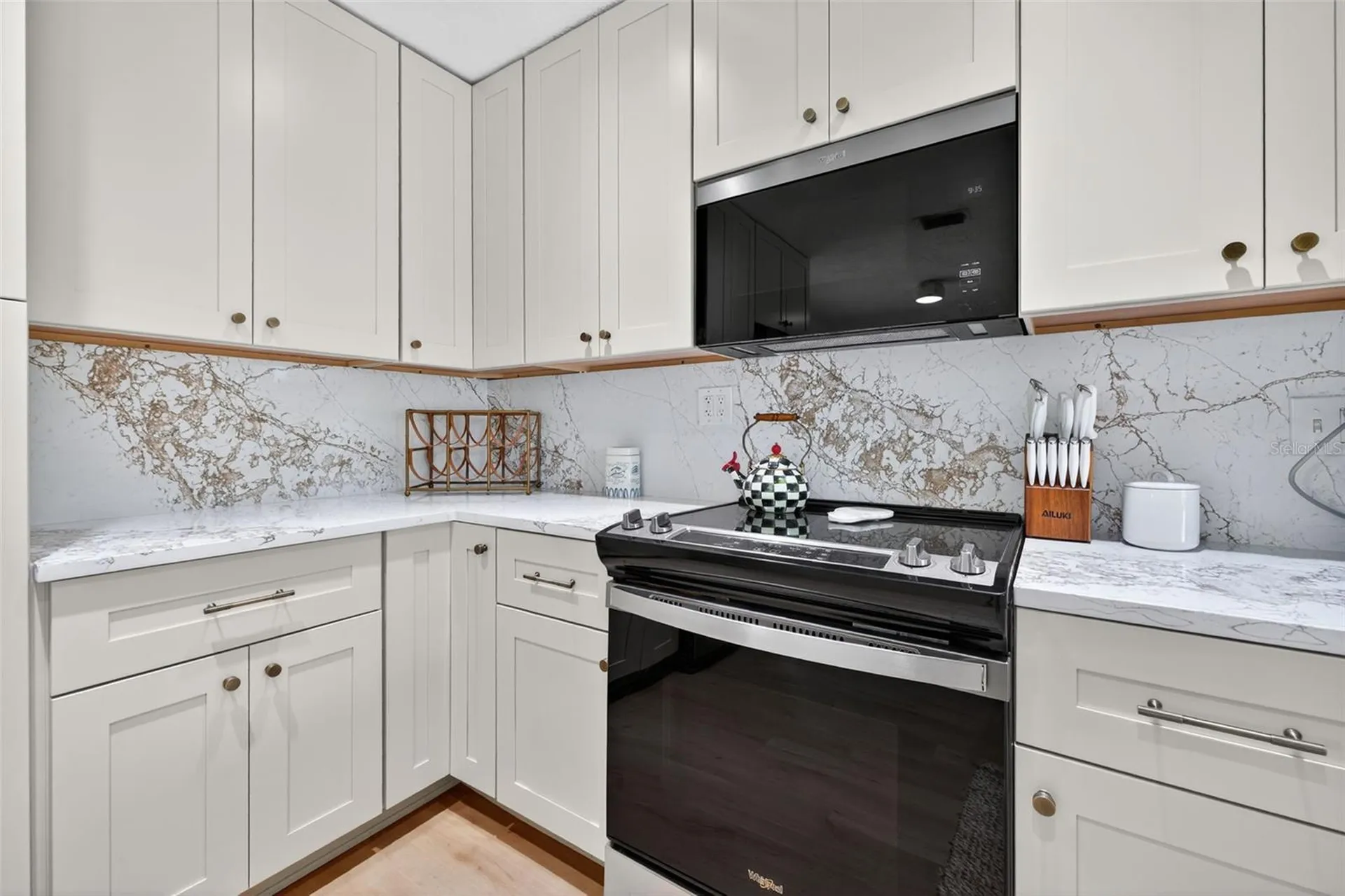 637 41st Avenue NE St Petersburg FL 33703