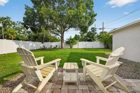 637 41st Avenue NE St Petersburg FL 33703