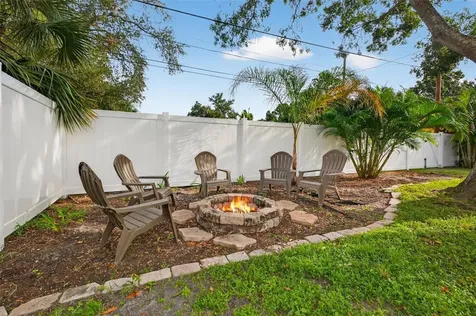 637 41st Avenue NE St Petersburg FL 33703