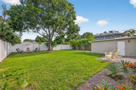 637 41st Avenue NE St Petersburg FL 33703