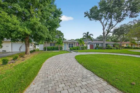 637 41st Avenue NE St Petersburg FL 33703