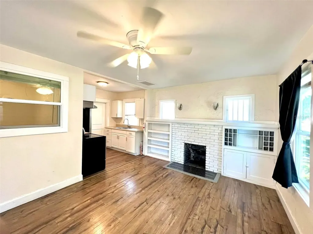 1529 12th Street S St Petersburg FL 33705