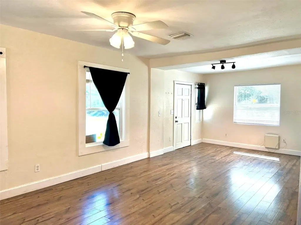 1529 12th Street S St Petersburg FL 33705