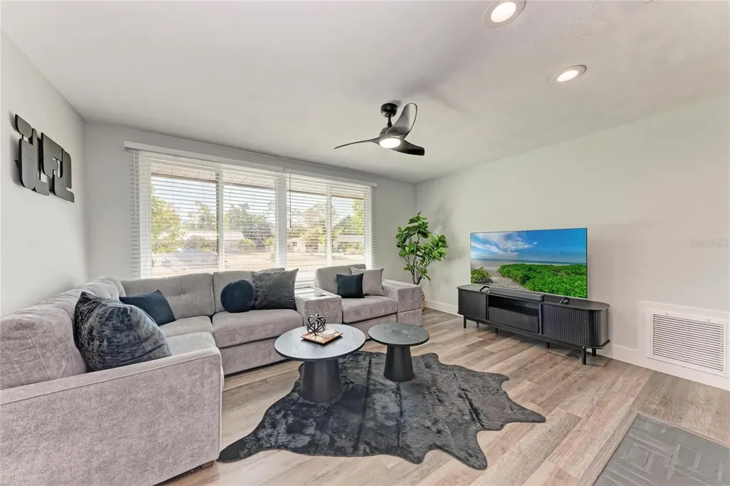 339 Suwanee Avenue Sarasota FL 34243