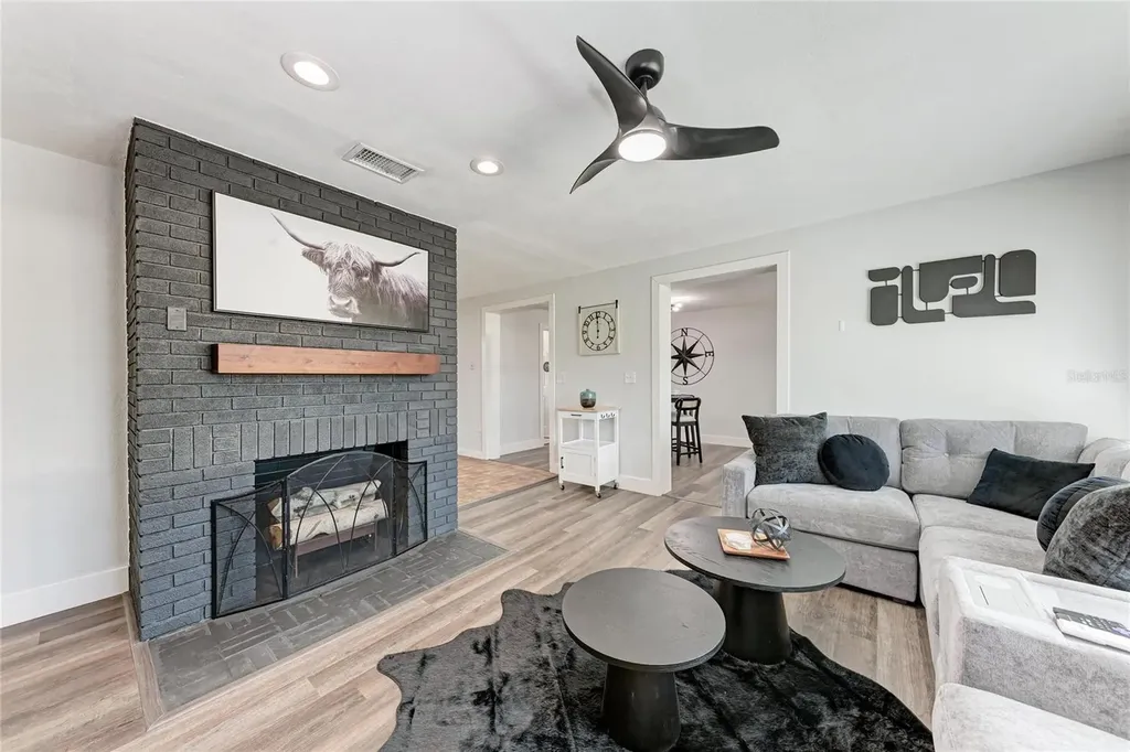 339 Suwanee Avenue Sarasota FL 34243