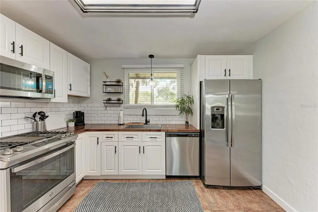 339 Suwanee Avenue Sarasota FL 34243