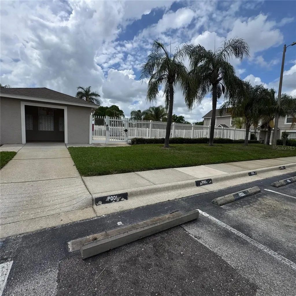 306 Kensington Lake Circle Brandon FL 33511
