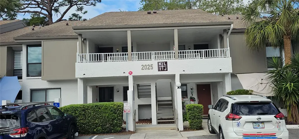 2025 Lakewood Club Drive S St Petersburg FL 33712