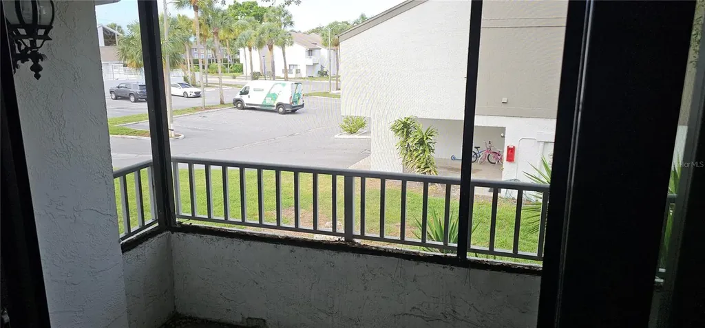 2025 Lakewood Club Drive S St Petersburg FL 33712
