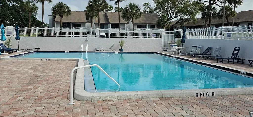2025 Lakewood Club Drive S St Petersburg FL 33712