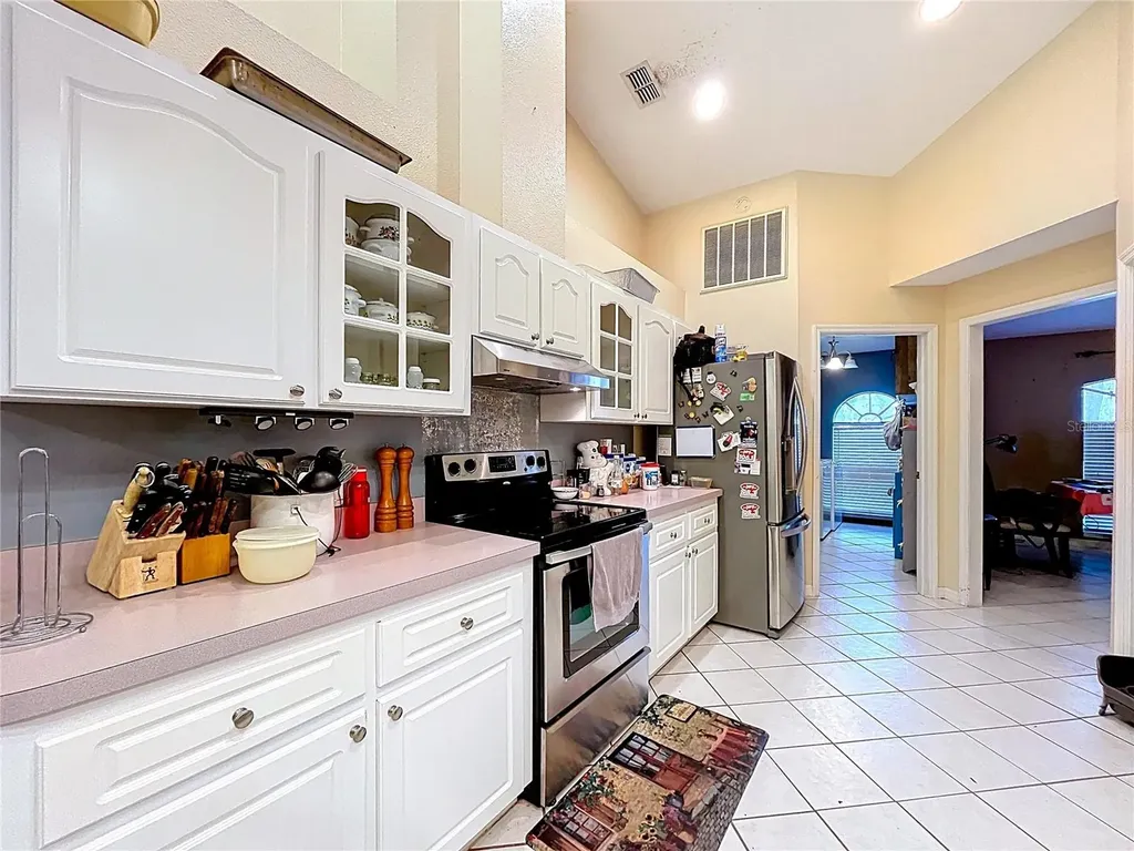 8402 Southwood Pines Street Lithia FL 33547