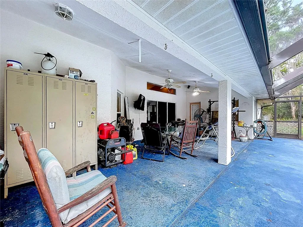 8402 Southwood Pines Street Lithia FL 33547