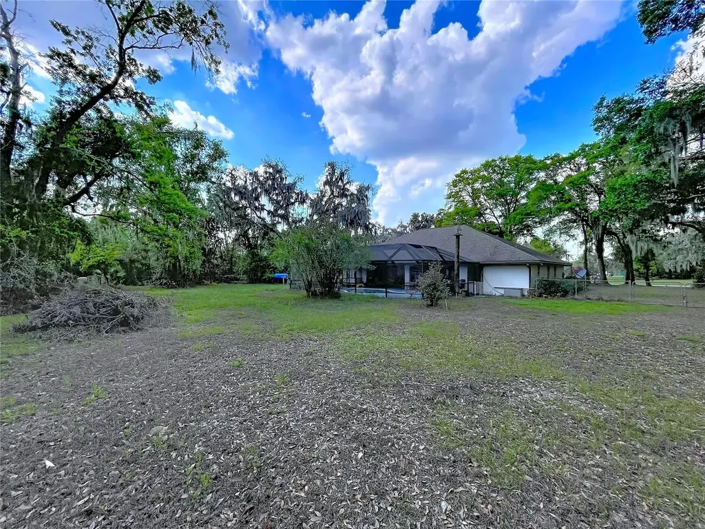 8402 Southwood Pines Street Lithia FL 33547