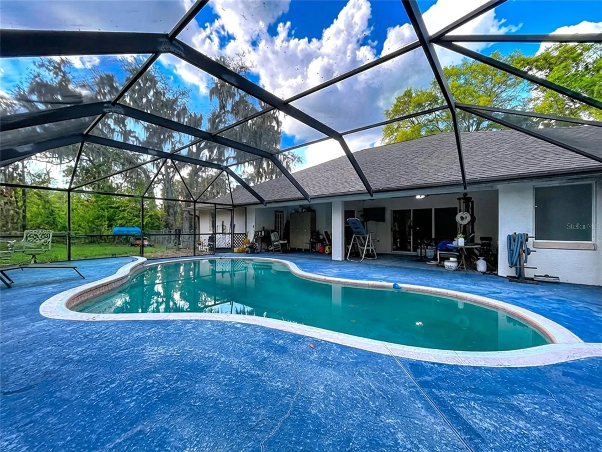 8402 Southwood Pines Street Lithia FL 33547
