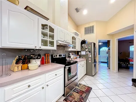 8402 Southwood Pines Street Lithia FL 33547