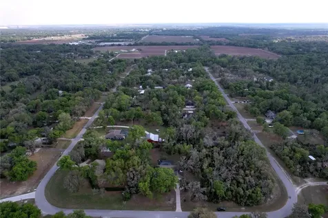 8402 Southwood Pines Street Lithia FL 33547