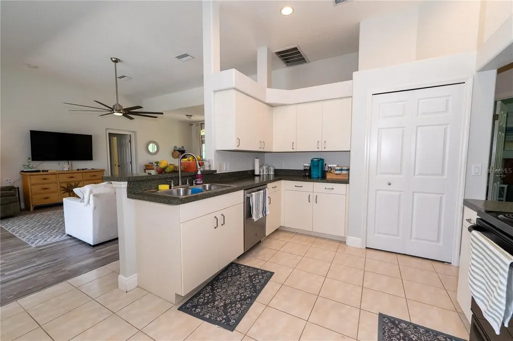 206 Mariner Lane Rotonda West FL 33947