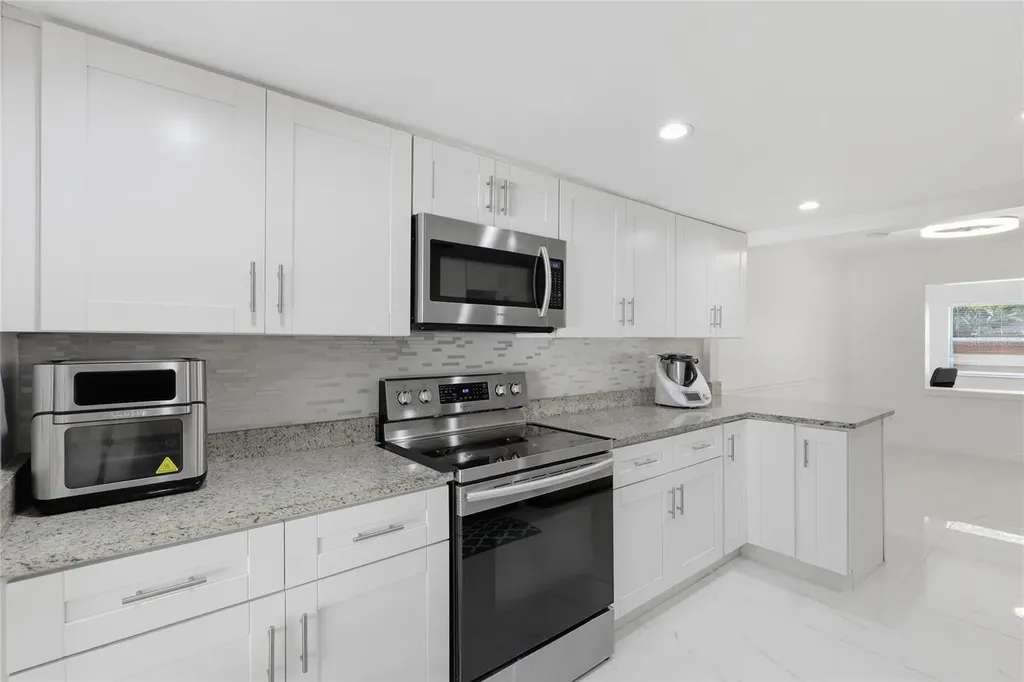 2530 W Tennessee Avenue Tampa FL 33629