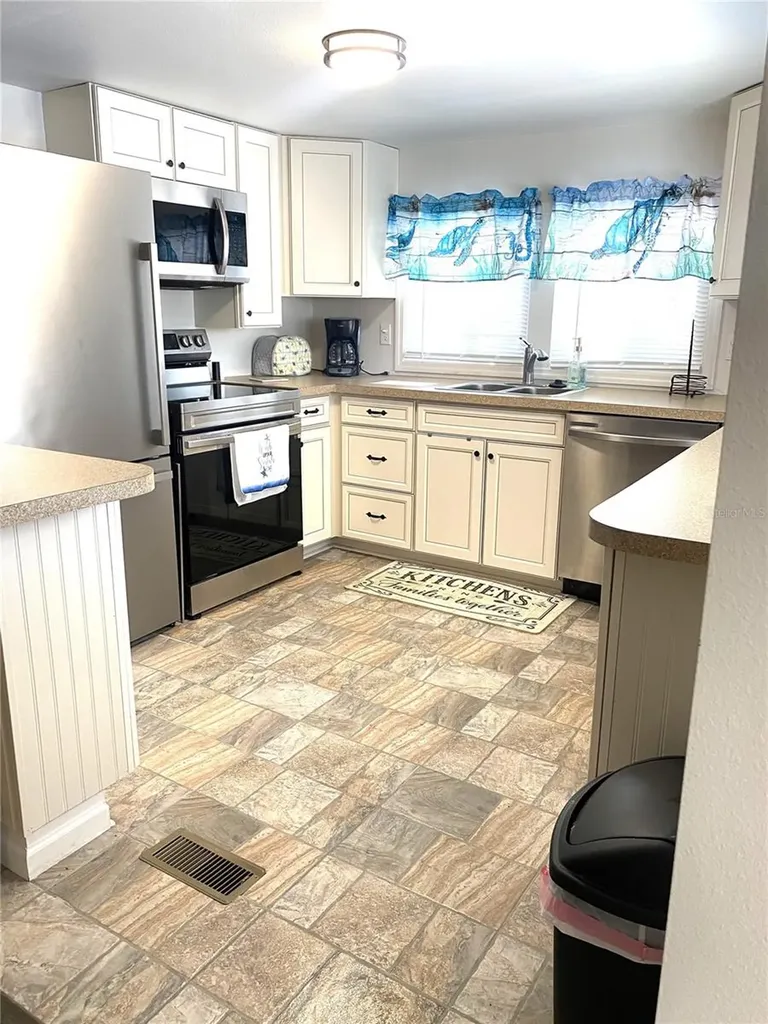 6517 Arizona Street Bradenton FL 34207