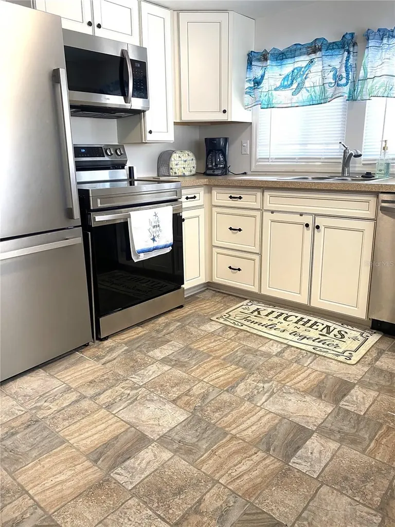 6517 Arizona Street Bradenton FL 34207
